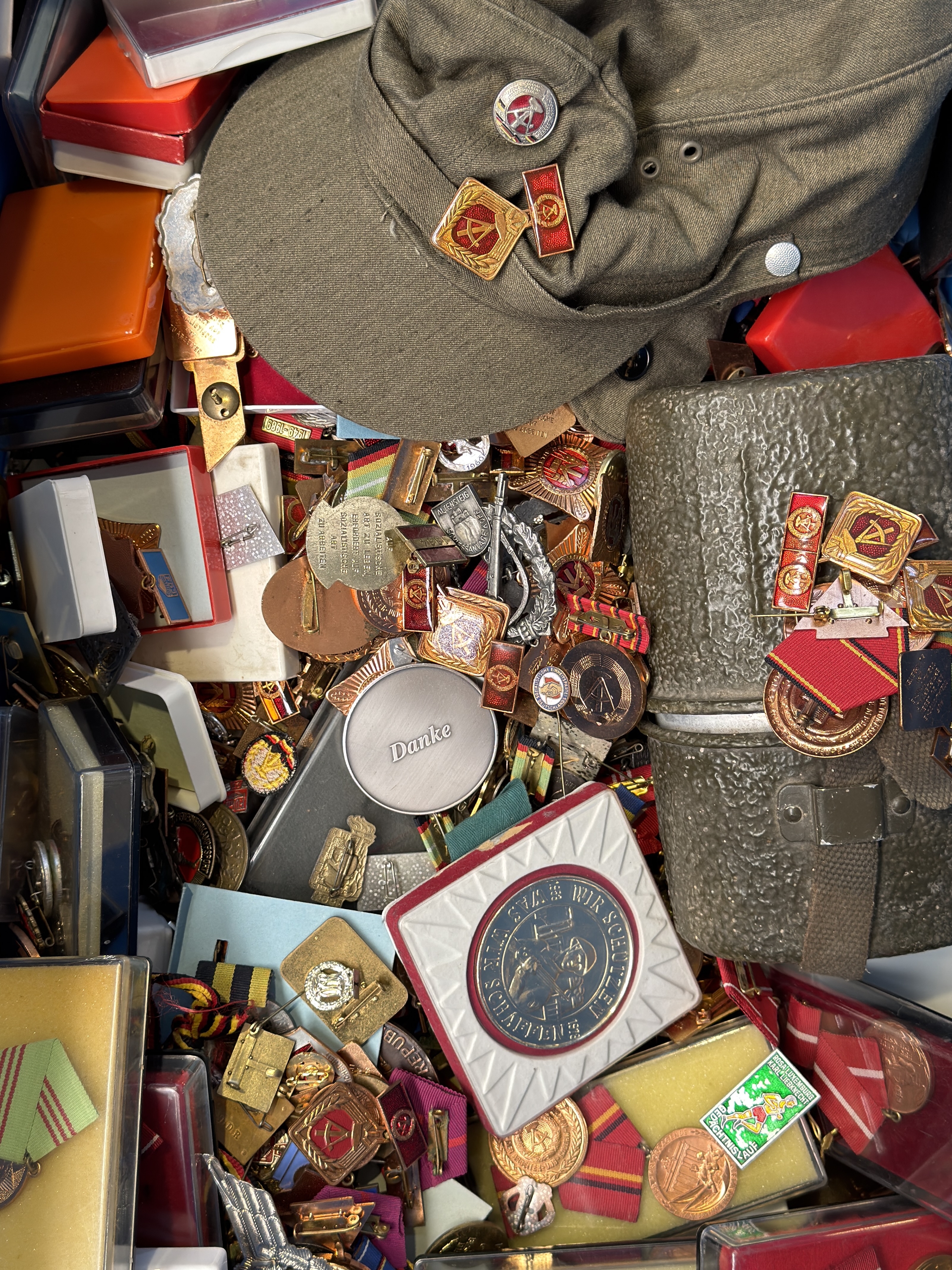 DDR Militaria Mixed Lot _1.jpg